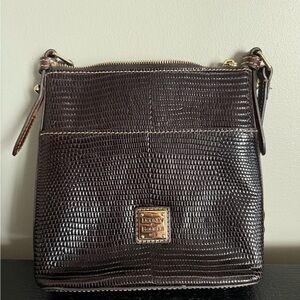 NWOT Dooney & Bourke Lizard Embossed Letter Carrier Crossbody Red